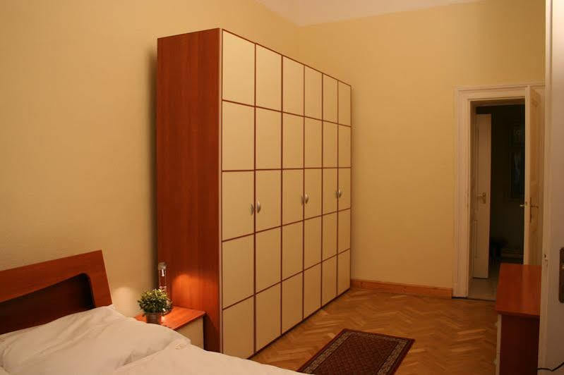 A Pousada Walking Bed Budapest Downtown Exterior foto