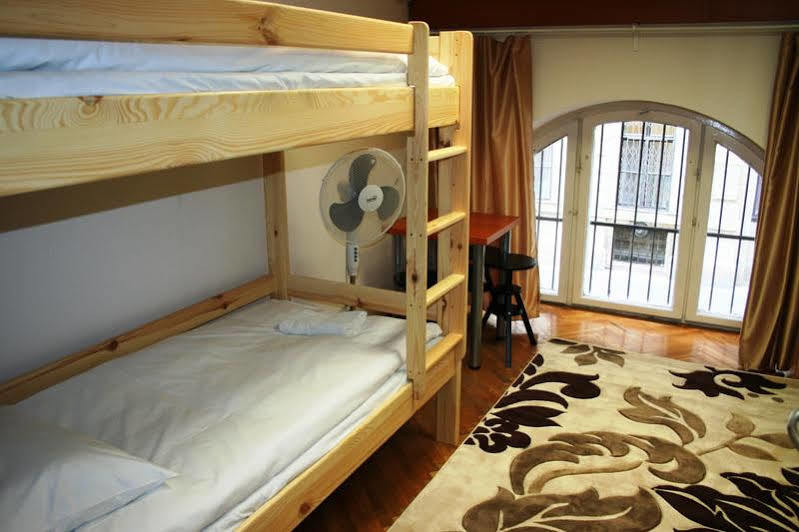 A Pousada Walking Bed Budapest Downtown Exterior foto